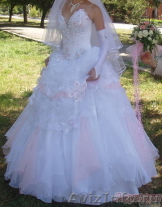 Продам свадебное платье  белое с розовым - Изображение #1, Объявление #759